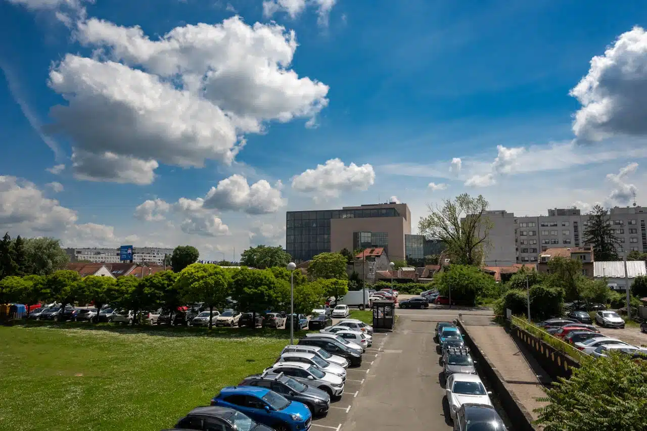 Comment se passe l’achat d’une place de parking pour investir ?