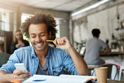 Financer ses études en Nouvelle-Aquitaine : Le guide du prêt étudiant
